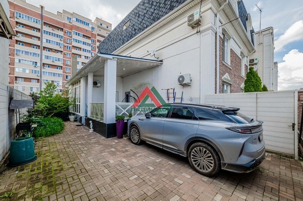 Продам трехкомнатную (3-комн.) квартиру, Российская ул, 369А, Краснодар г