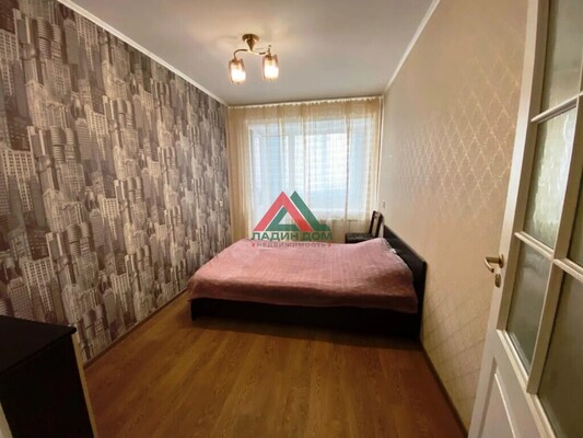 Продам двухкомнатную (2-комн.) квартиру, Одесская ул, 31, Краснодар г