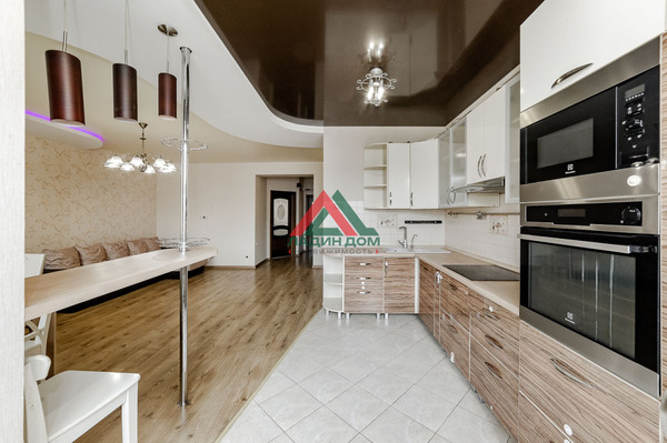 Продам трехкомнатную (3-комн.) квартиру, им. Сергея Есенина ул, 84Б, Краснодар г