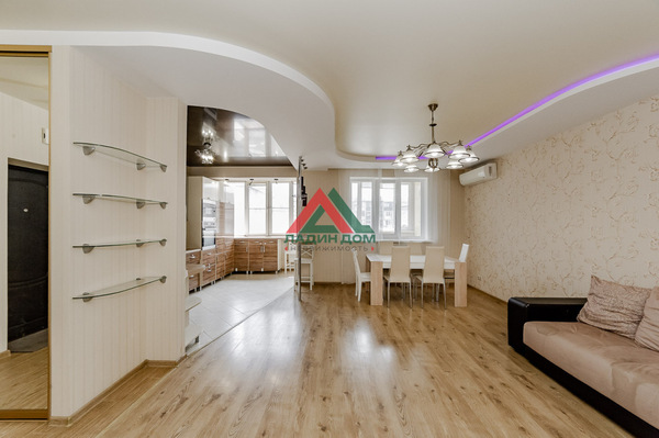 Продам трехкомнатную (3-комн.) квартиру, им. Сергея Есенина ул, 84Б, Краснодар г