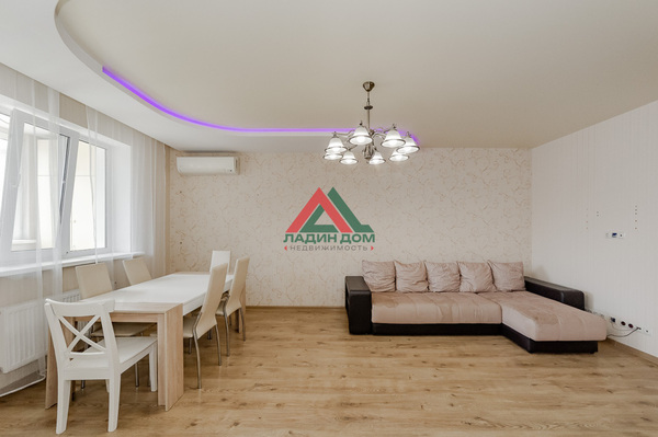 Продам трехкомнатную (3-комн.) квартиру, им. Сергея Есенина ул, 84Б, Краснодар г