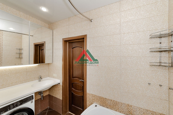 Продам трехкомнатную (3-комн.) квартиру, им. Сергея Есенина ул, 84Б, Краснодар г