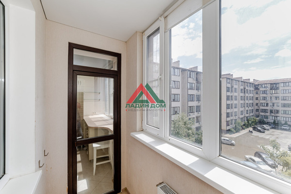 Продам трехкомнатную (3-комн.) квартиру, им. Сергея Есенина ул, 84Б, Краснодар г