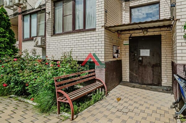 Продам трехкомнатную (3-комн.) квартиру, им. Сергея Есенина ул, 84Б, Краснодар г