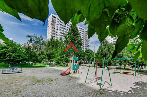 Продам однокомнатную (1-комн.) квартиру, Черкасская ул, 141, Краснодар г