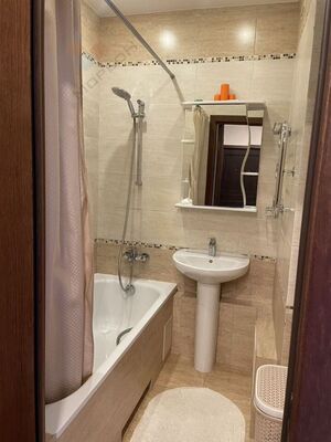 Продам трехкомнатную (3-комн.) квартиру, им. Артюшкова В.Д. ул, 15, Краснодар г