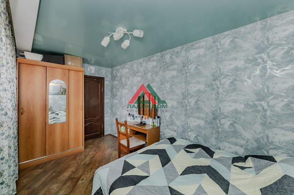 Продам двухкомнатную (2-комн.) квартиру, Ангарский проезд, 17, Краснодар г