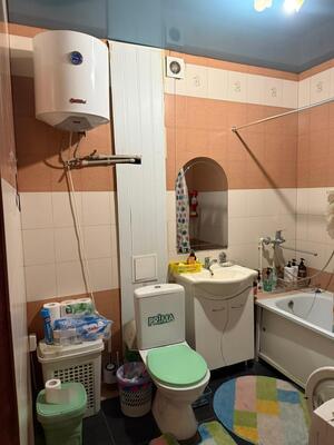 Продам трехкомнатную (3-комн.) квартиру, Алмазная ул, 34, Краснодар г