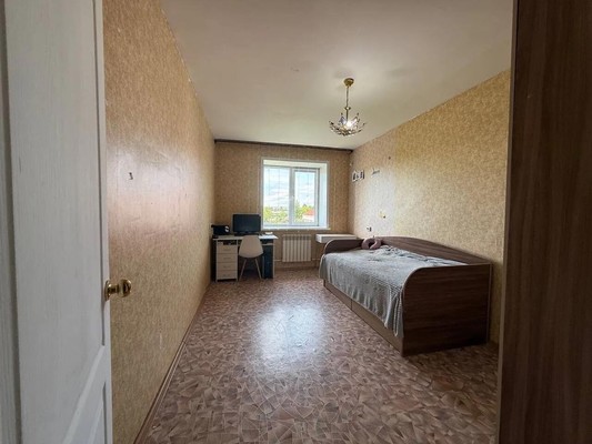 Продам трехкомнатную (3-комн.) квартиру, Новосельская ул, 9, Чернушка г