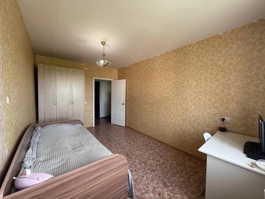 Продам трехкомнатную (3-комн.) квартиру, Новосельская ул, 9, Чернушка г
