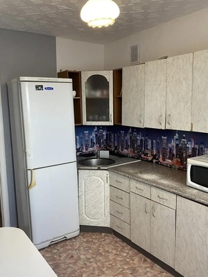 Продам трехкомнатную (3-комн.) квартиру, Новосельская ул, 9, Чернушка г