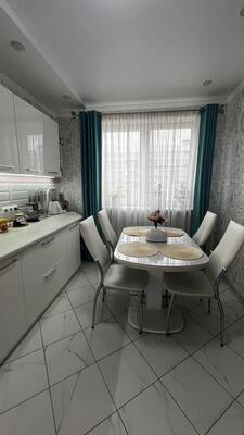 Продам двухкомнатную (2-комн.) квартиру, им. Цезаря Куникова ул, 35, Краснодар г