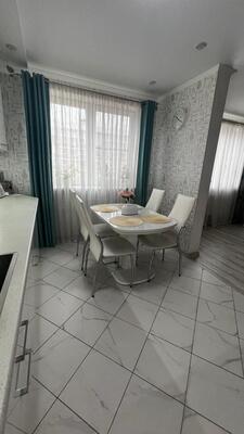 Продам двухкомнатную (2-комн.) квартиру, им. Цезаря Куникова ул, 35, Краснодар г