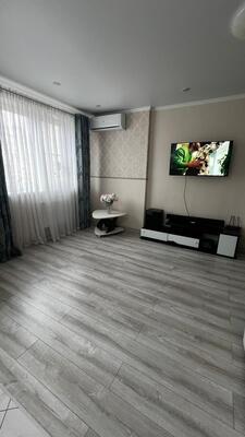 Продам двухкомнатную (2-комн.) квартиру, им. Цезаря Куникова ул, 35, Краснодар г