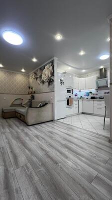 Продам двухкомнатную (2-комн.) квартиру, им. Цезаря Куникова ул, 35, Краснодар г