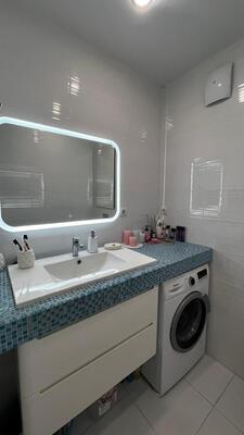 Продам двухкомнатную (2-комн.) квартиру, им. Цезаря Куникова ул, 35, Краснодар г