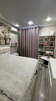 Продам двухкомнатную (2-комн.) квартиру, им. Цезаря Куникова ул, 35, Краснодар г