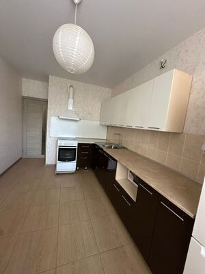 Продам однокомнатную (1-комн.) квартиру, 37 п/о, корпус 1, Ленина х