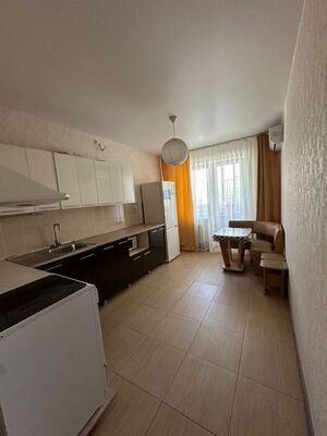 Продам однокомнатную (1-комн.) квартиру, 37 п/о, корпус 1, Ленина х
