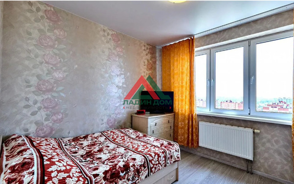 Продам двухкомнатную (2-комн.) квартиру, им. Героя Сарабеева В.И. ул, 9, Краснодар г
