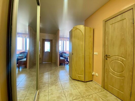 Продам двухкомнатную (2-комн.) квартиру, им. Героя Сарабеева В.И. ул, 9, Краснодар г