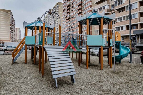 Продам двухкомнатную (2-комн.) квартиру, им. Евгении Жигуленко ул, 7, Краснодар г