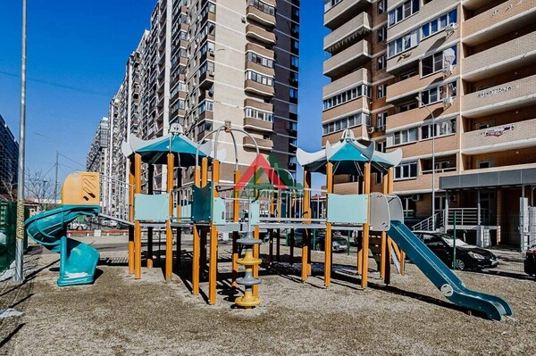 Продам однокомнатную (1-комн.) квартиру, 7-я Тихая ул, корпус 1, Краснодар г