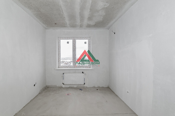 Продам трехкомнатную (3-комн.) квартиру, 2-я Линия ул, корпус 14, Краснодар г