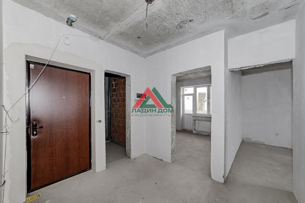 Продам трехкомнатную (3-комн.) квартиру, 2-я Линия ул, корпус 14, Краснодар г