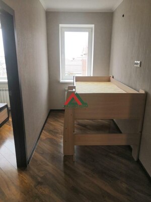 Продам трехкомнатную (3-комн.) квартиру, Защитников Отечества ул, 5, Краснодар г