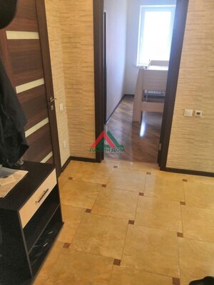 Продам трехкомнатную (3-комн.) квартиру, Защитников Отечества ул, 5, Краснодар г