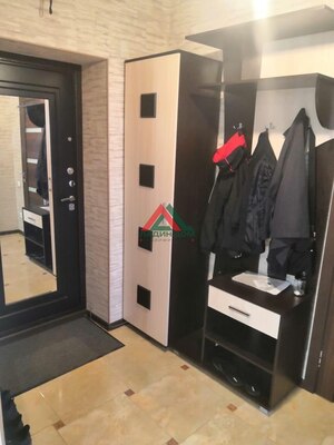 Продам трехкомнатную (3-комн.) квартиру, Защитников Отечества ул, 5, Краснодар г