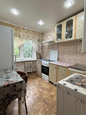 Продам двухкомнатную (2-комн.) квартиру, Химиков ул, 10, Великий Новгород г