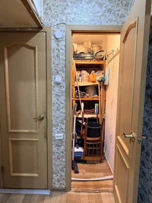 Продам двухкомнатную (2-комн.) квартиру, Химиков ул, 10, Великий Новгород г