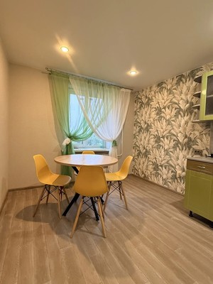 Продам однокомнатную (1-комн.) квартиру, Нехинская ул, 32корп2, Великий Новгород г