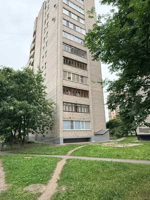 Продам однокомнатную (1-комн.) квартиру, Нехинская ул, 32корп2, Великий Новгород г