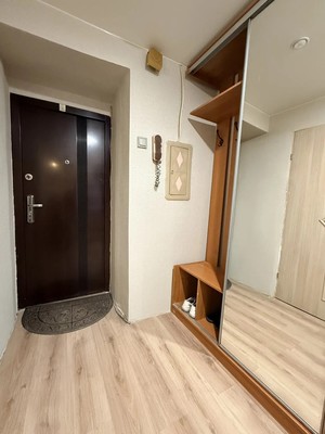 Продам однокомнатную (1-комн.) квартиру, Нехинская ул, 32корп2, Великий Новгород г