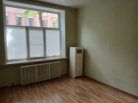 Продам трехкомнатную (3-комн.) квартиру, 20-я В.О. линия, 3В, Санкт-Петербург г