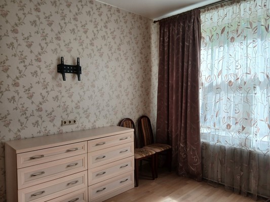 Продам трехкомнатную (3-комн.) квартиру, 20-я В.О. линия, 3В, Санкт-Петербург г
