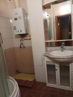 Продам трехкомнатную (3-комн.) квартиру, 20-я В.О. линия, 3В, Санкт-Петербург г