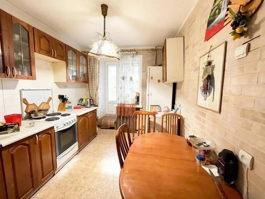 Продам двухкомнатную (2-комн.) квартиру, Серова ул, 11, Казань г