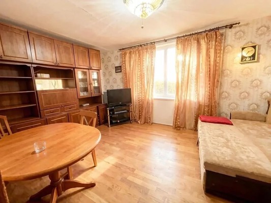Продам двухкомнатную (2-комн.) квартиру, Серова ул, 11, Казань г