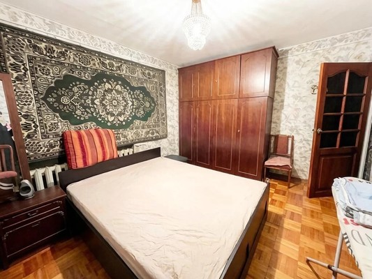 Продам двухкомнатную (2-комн.) квартиру, Серова ул, 11, Казань г