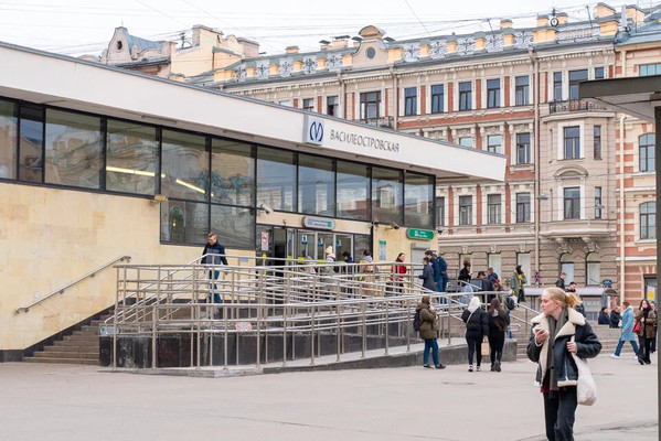 Продам двухкомнатную (2-комн.) квартиру, 15-я В.О. линия, 70, Санкт-Петербург г