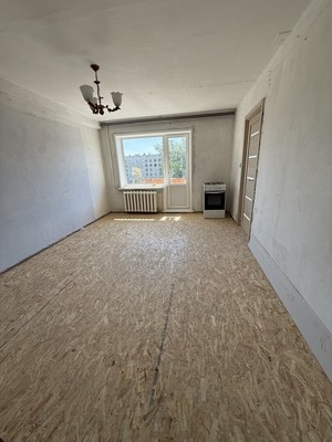 Продам трехкомнатную (3-комн.) квартиру, 2-й Микрорайон ул, 19, Эльбан рп