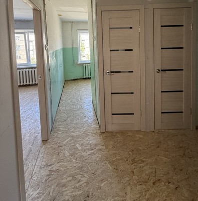 Продам трехкомнатную (3-комн.) квартиру, 2-й Микрорайон ул, 19, Эльбан рп
