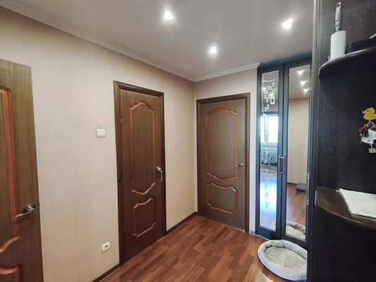 Продам однокомнатную (1-комн.) квартиру, Восточный мкр, 1, Октябрьский рп
