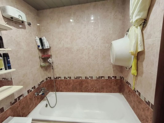 Продам однокомнатную (1-комн.) квартиру, Восточный мкр, 1, Октябрьский рп