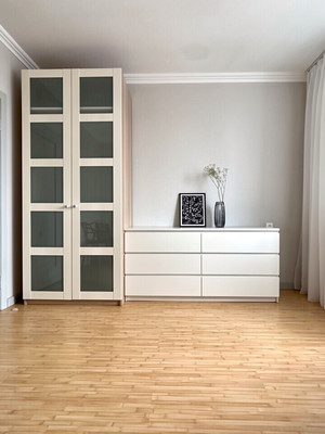 Продам трехкомнатную (3-комн.) квартиру, Большая Очаковская ул, 3, Москва г