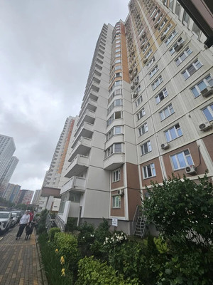 Продам трехкомнатную (3-комн.) квартиру, Большая Очаковская ул, 3, Москва г